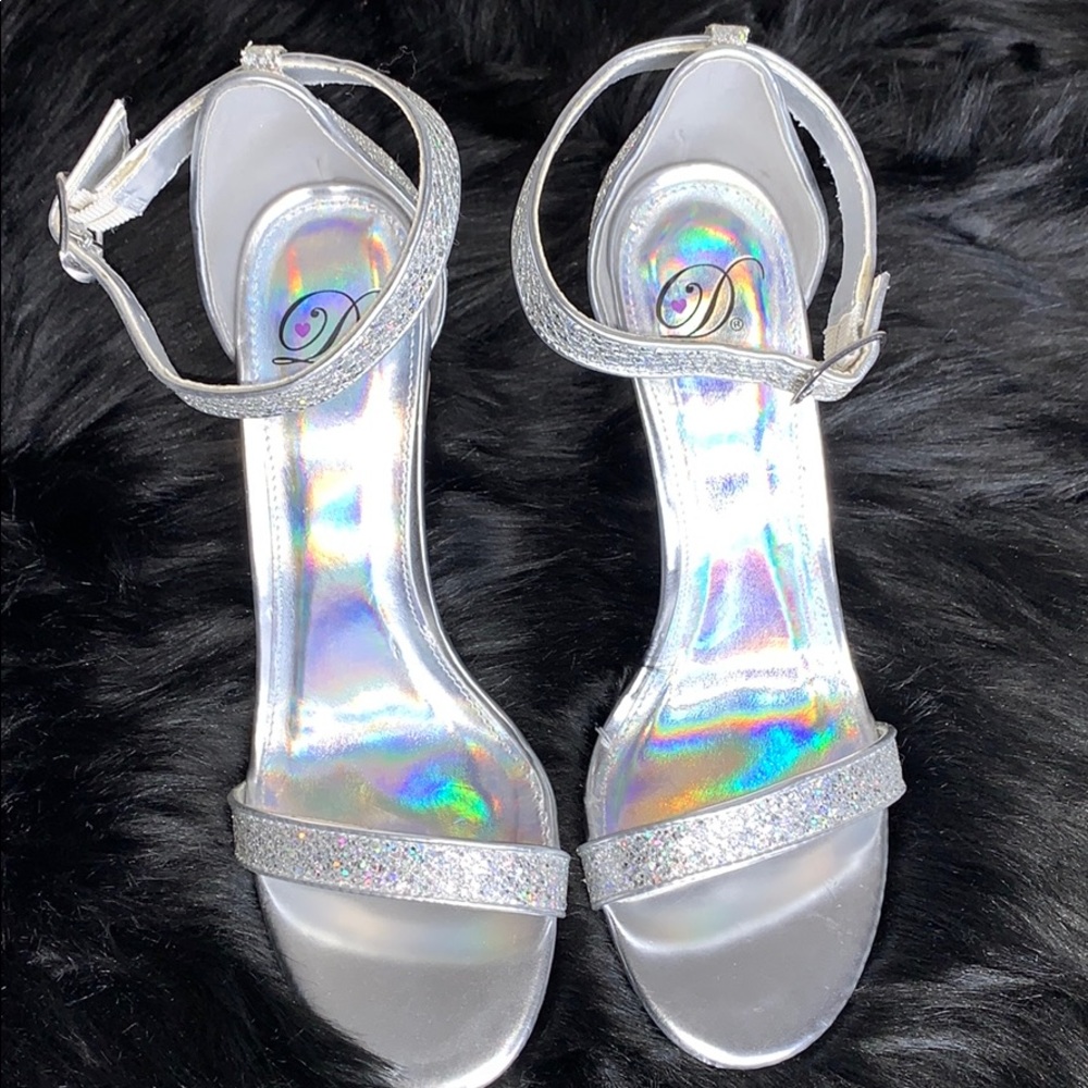 Gorgeous- Sliver sparkling heels just in time for Christmas